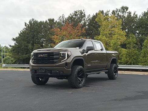 Used 2024 GMC Sierra 1500 Elevation w/ Preferred Package AWD/4WD image 14