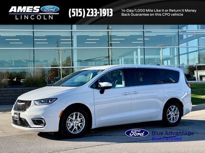 Used 2023 Chrysler Pacifica Touring-L