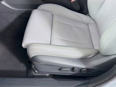 Used 2025 Subaru Legacy Limited image 23