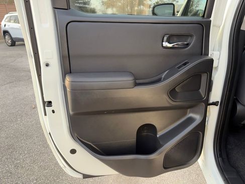 Used 2024 Nissan Frontier SV w/ Technology Package image 25