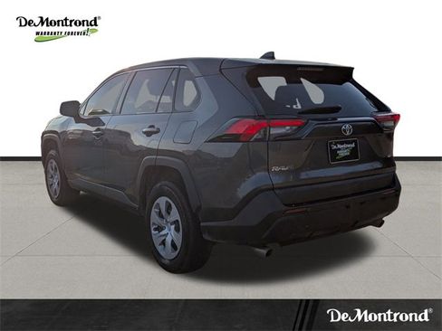 Used 2022 Toyota RAV4 LE image 7