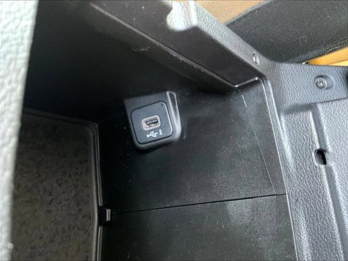 Used 2020 Jeep Wrangler Sport AWD/4WD image 18