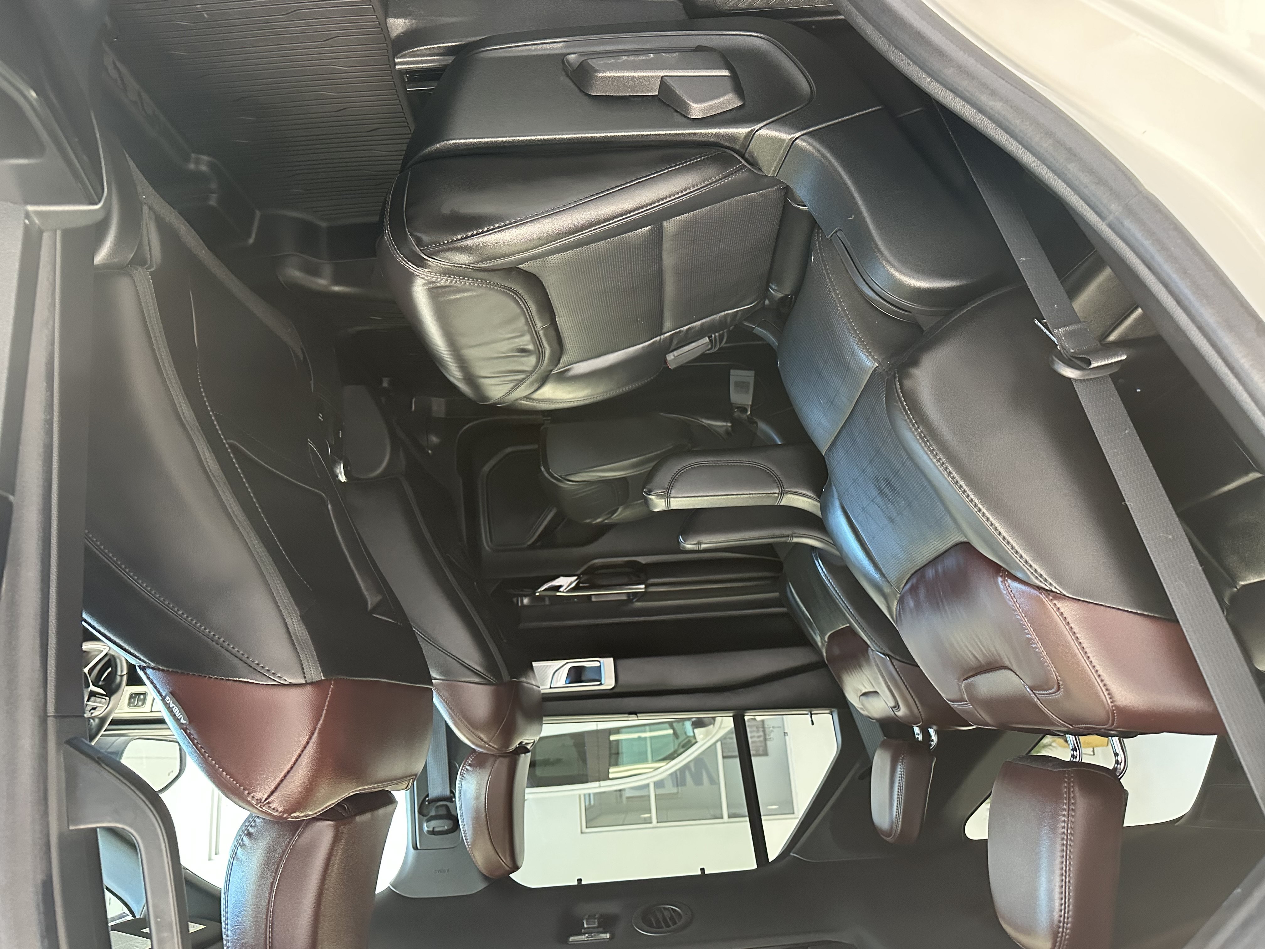 Used 2023 Ford Explorer Platinum w/ Technology Package AWD/4WD image 14