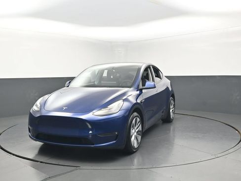Used 2021 Tesla Model Y Long Range AWD/4WD image 36