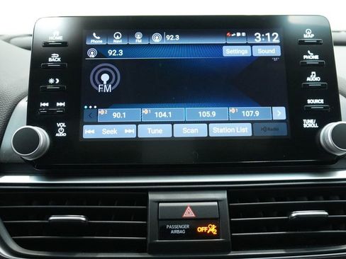 Used 2018 Honda Accord Touring image 33