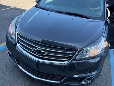 Used 2017 Chevrolet Traverse LT w/ Style and Technology Package AWD/4WD image 2