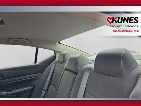 Used 2025 Nissan Altima 2.5 SV FWD image 17