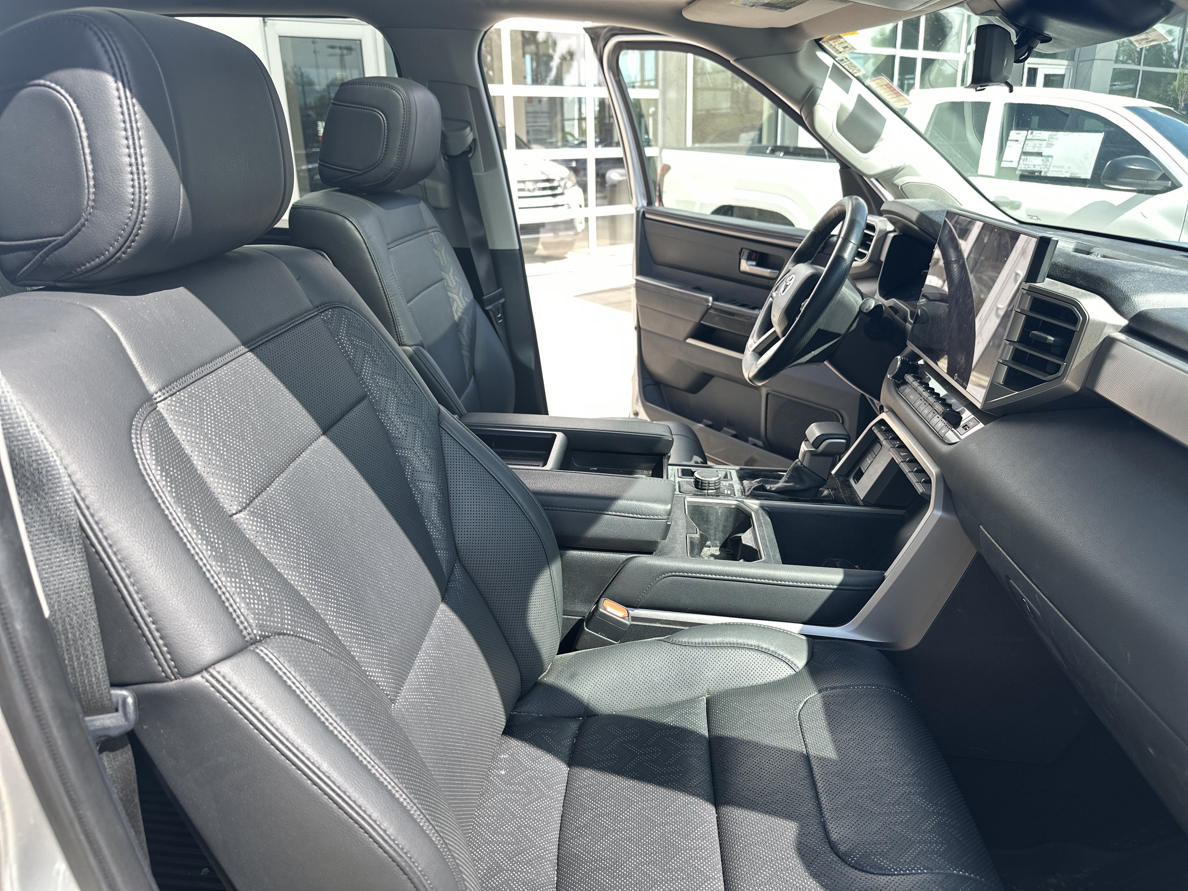 Used 2024 Toyota Tundra Limited AWD/4WD image 25