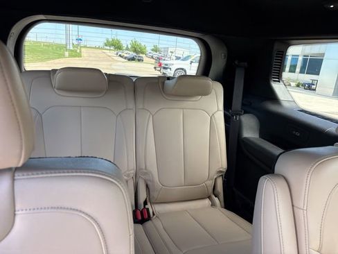 Used 2023 Jeep Grand Cherokee L Limited AWD/4WD image 12