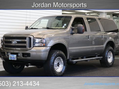 Used 2005 Ford Excursion Limited image 3