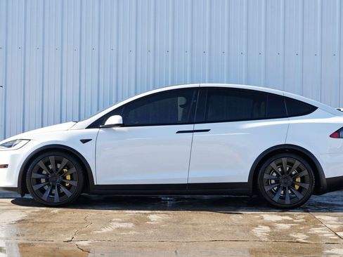 Used 2022 Tesla Model X image 9
