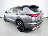 Used 2024 Mitsubishi Outlander SE image 5