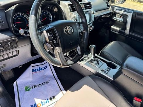 Used 2016 Toyota 4Runner SR5 Premium RWD image 14