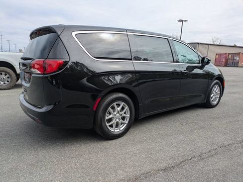 New 2026 Chrysler Voyager LX FWD image 4