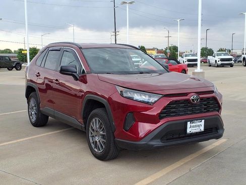 Used 2021 Toyota RAV4 LE image 30