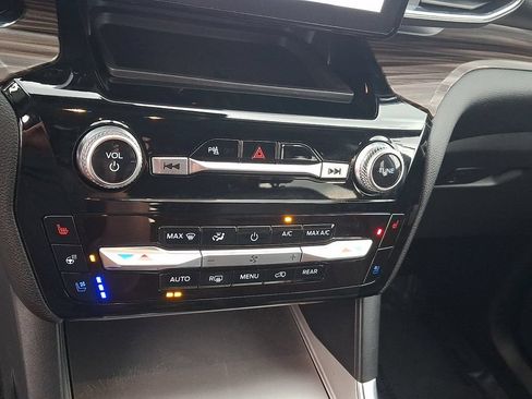 Certified 2023 Ford Explorer Limited AWD/4WD image 17