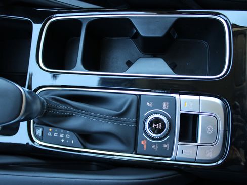 Used 2024 Kia Telluride S image 25