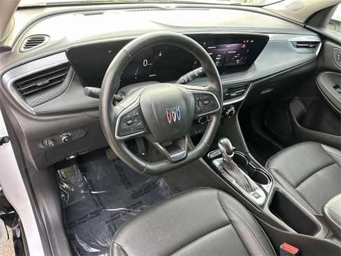 Used 2024 Buick Encore GX Sport Touring image 9