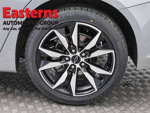 Used 2024 Chevrolet Malibu RS FWD image 32