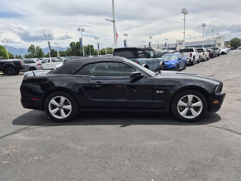 Used 2013 Ford Mustang GT RWD image 2