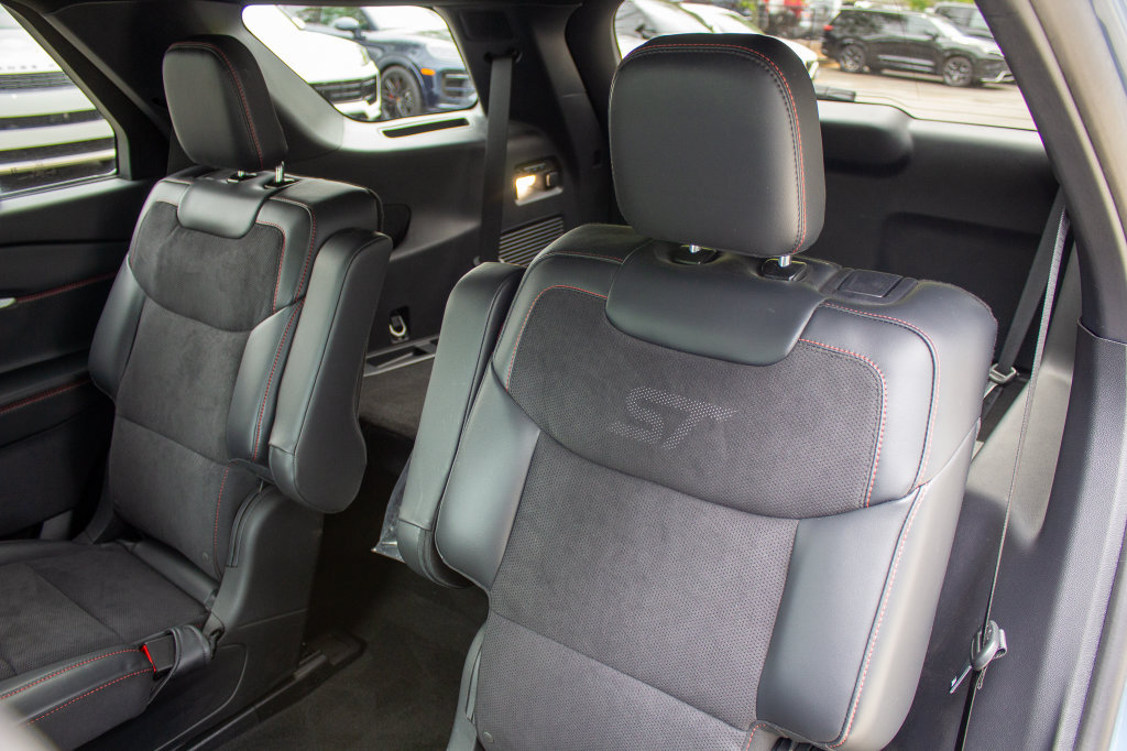 Used 2025 Ford Explorer ST AWD/4WD image 21