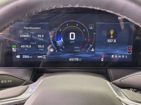 Used 2025 Chevrolet Equinox LT AWD/4WD image 16