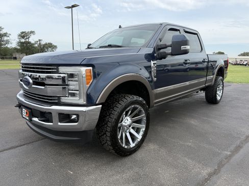 Used 2019 Ford F250 Lariat w/ Lariat Ultimate Package AWD/4WD image 1