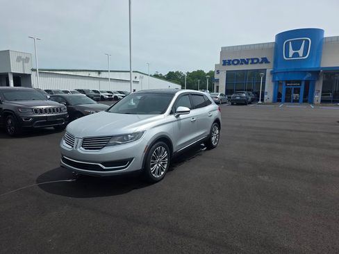 Used 2016 Lincoln MKX Reserve w/ Climate Package AWD/4WD image 7