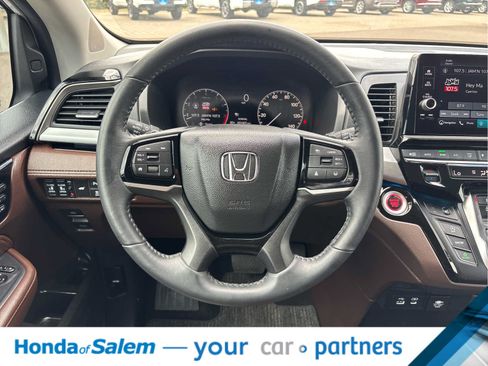 Used 2025 Honda Odyssey Touring image 15