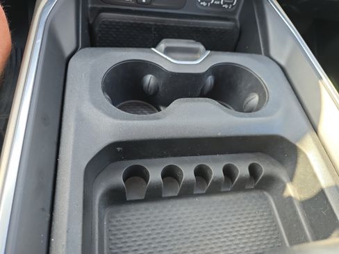 Used 2019 RAM 1500 Laramie AWD/4WD image 27