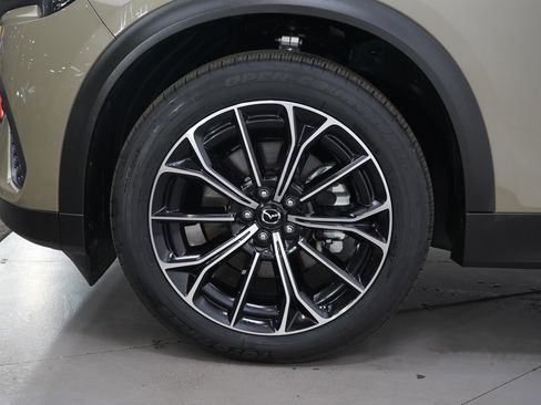 Certified 2025 MAZDA CX-70 Plug-In Hybrid w/ Premium Pkg image 31