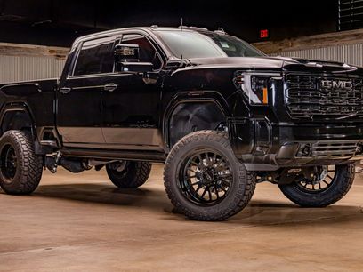 Used 2025 GMC Sierra 2500 AT4 w/ AT4 Premium Plus Package