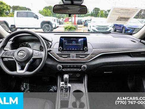 Used 2025 Nissan Altima 2.5 SV FWD image 28
