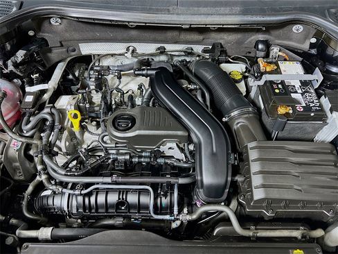 Used 2024 Volkswagen Taos SE image 28