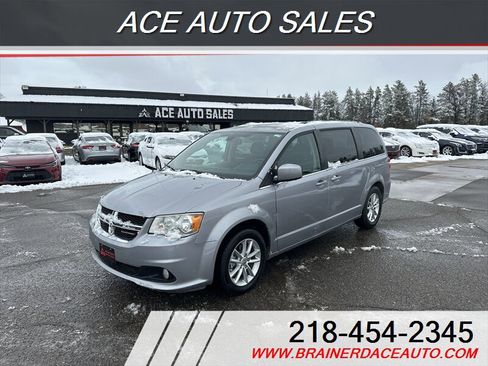 Used 2019 Dodge Grand Caravan SXT image 1