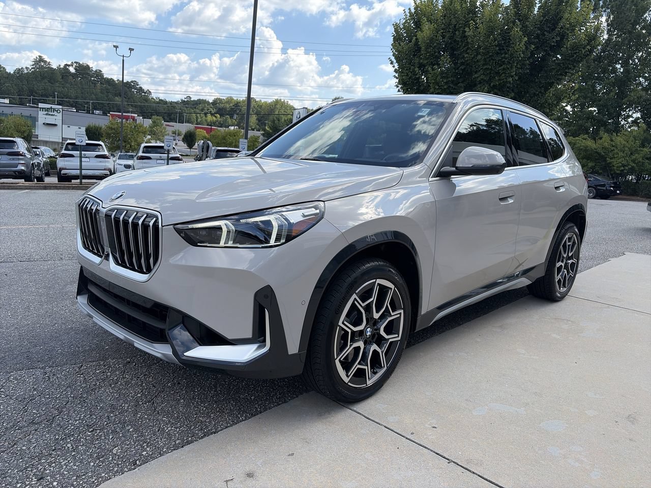 Used 2027 BMW X1 xDrive28i AWD/4WD image 4