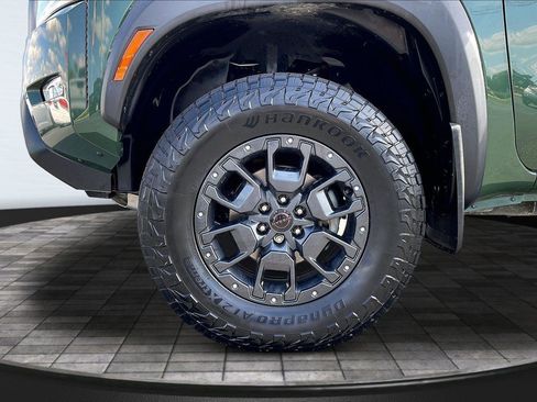 Certified 2022 Nissan Frontier PRO-4X w/ Pro-4X Premium Package AWD/4WD image 11