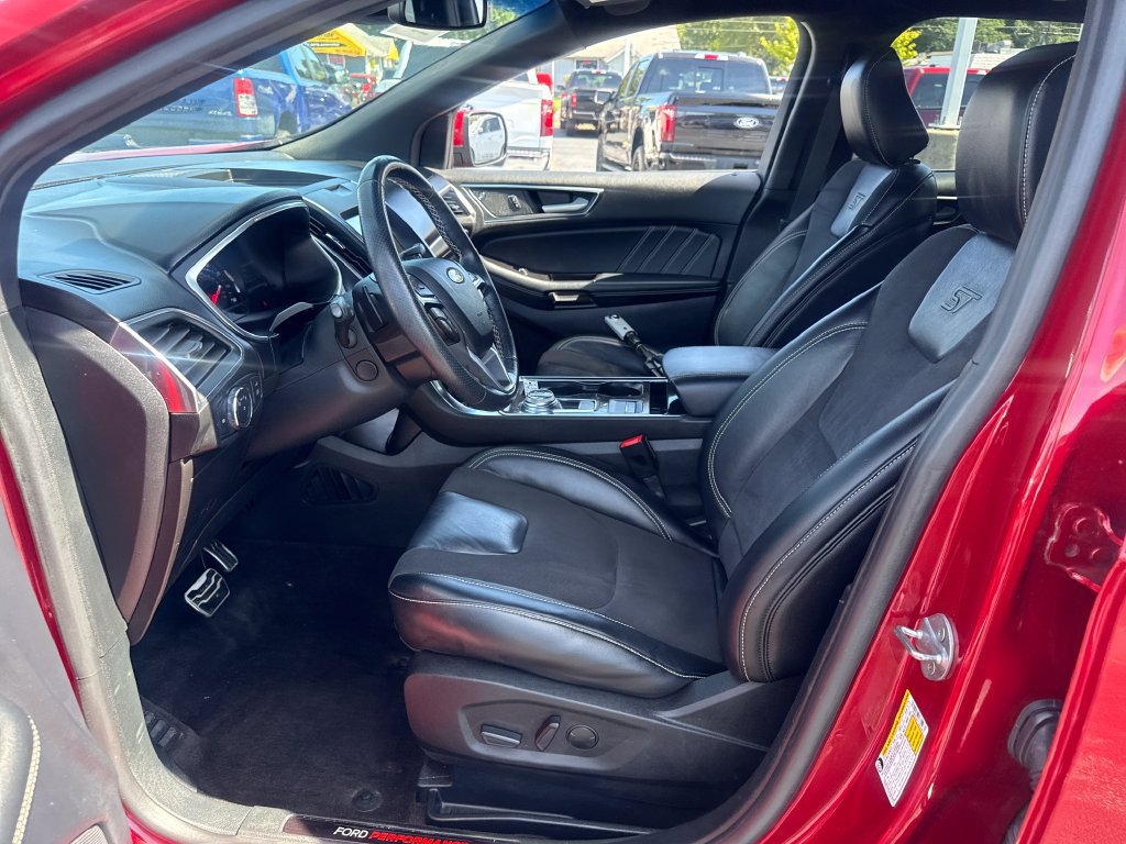 Used 2020 Ford Edge ST w/ Cold Weather Package AWD/4WD image 26