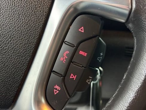 Used 2016 GMC Acadia SLE FWD image 21