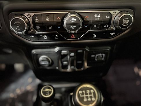 Used 2021 Jeep Wrangler Unlimited Sport image 17