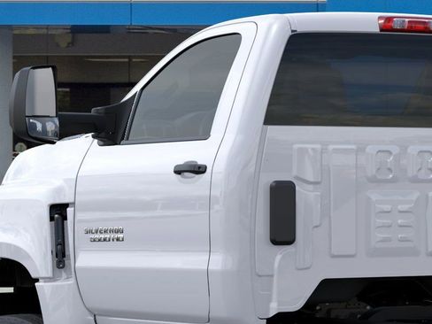 New 2025 Ford F150 LT image 12