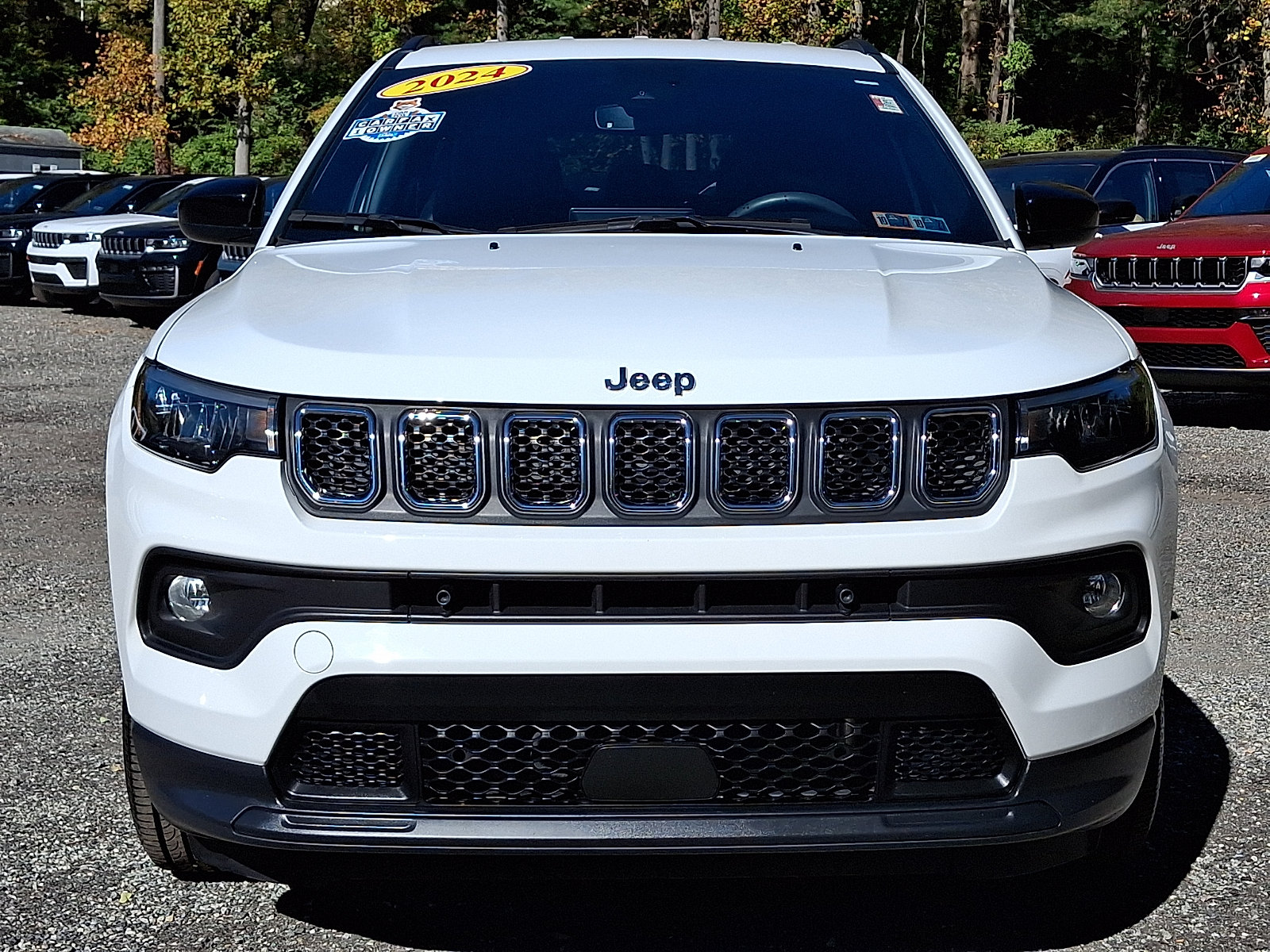 Certified 2024 Jeep Compass Latitude AWD/4WD image 2