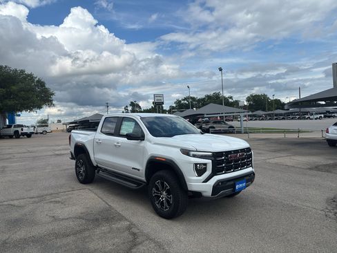 New 2025 GMC Canyon AT4 w/ LPO, Off Road Lift Package AWD/4WD image 3