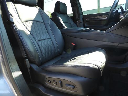 Used 2023 Buick Enclave Avenir w/ Trailering Package, 5000 lbs. AWD/4WD image 41