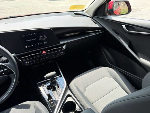 Certified 2024 Kia Niro LX FWD image 25