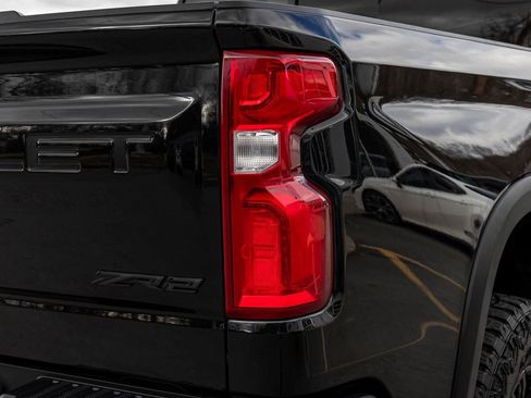 Used 2024 Chevrolet Silverado 1500 ZR2 w/ Technology Package image 32