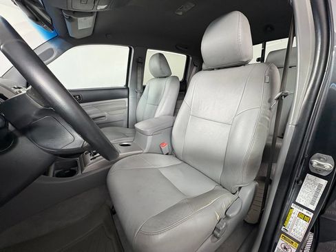 Used 2011 Toyota Tacoma 4x4 Double Cab w/ SR5 Pkg #2 image 16