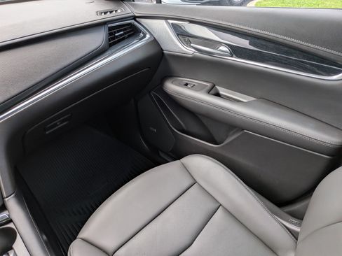 Certified 2024 Cadillac XT5 Premium Luxury FWD image 15