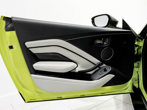 Used 2023 Aston Martin V12 Vantage image 35