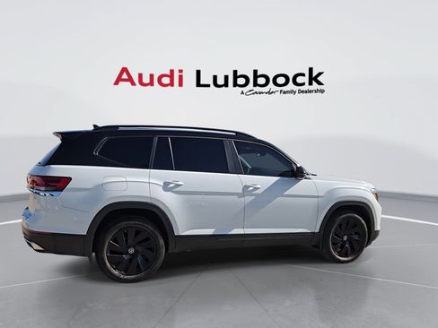 Used 2024 Volkswagen Atlas SE FWD image 8